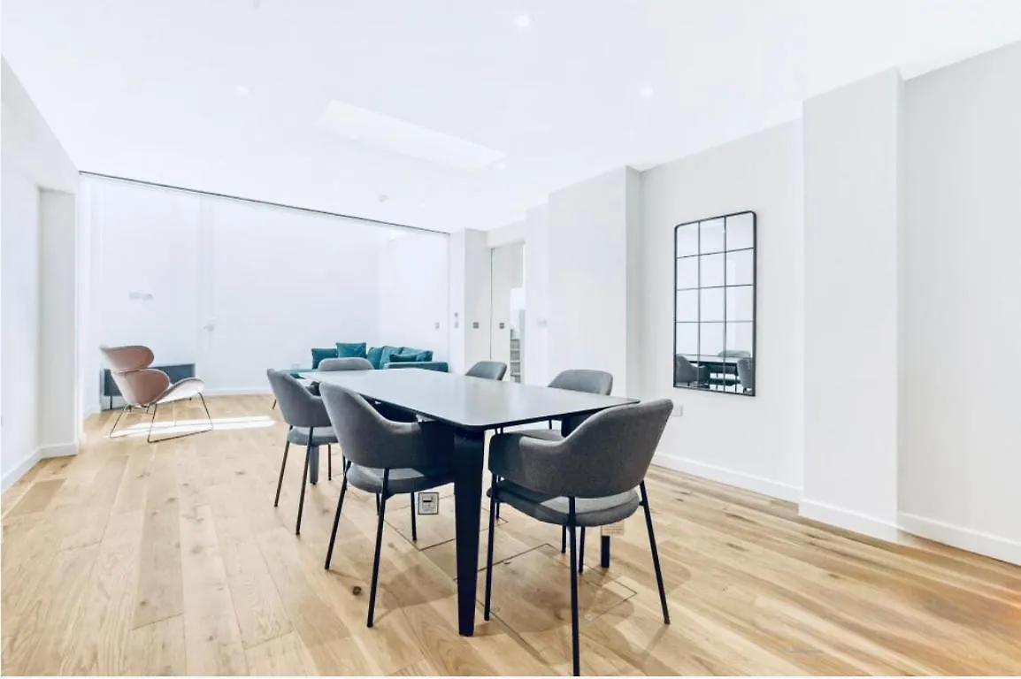 The London Opulence Villa